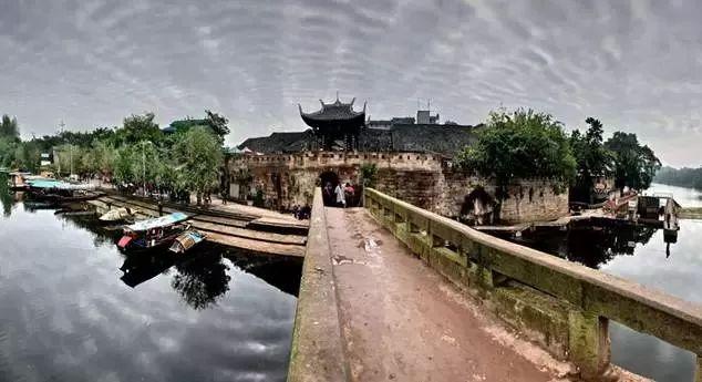 买二手车付了定金，不想买对方不退定金怎么办？游戏画面